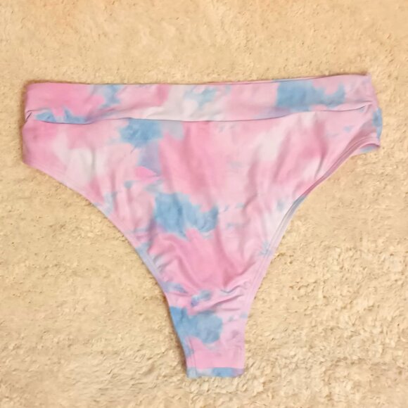 NWOT~ SHEIN White, Pink & Blue Tie Dye Print Halter Tie Bikini Set (Size: Large) - Picture 6 of 10